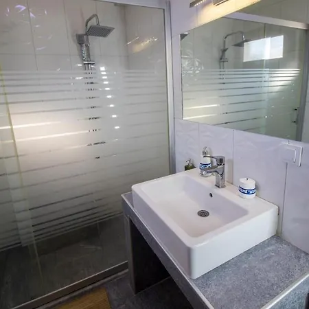 Enjoy 4br Wprivate Garden In Trkbk