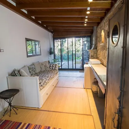 Enjoy 4br Wprivate Garden In Trkbk *